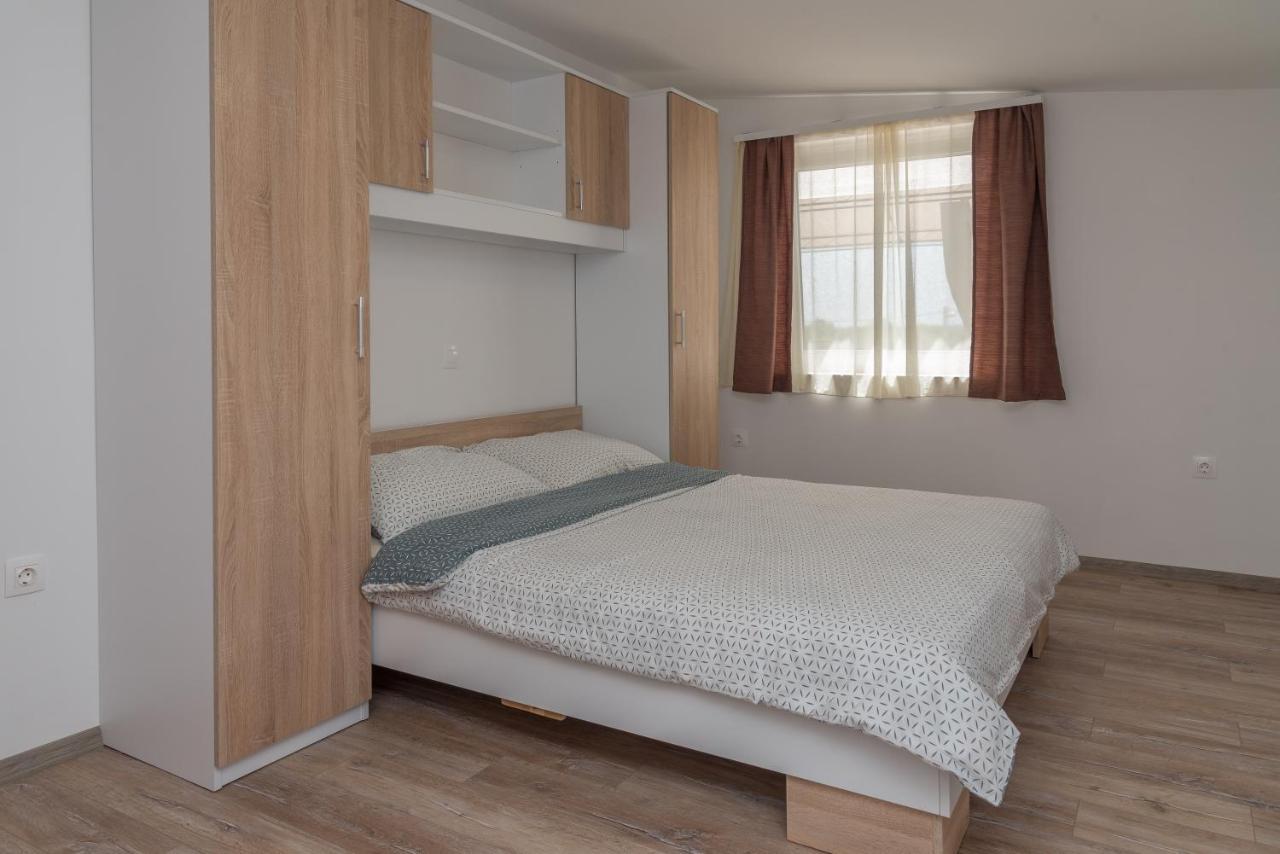 Apartmani Krzak Nin Exterior foto