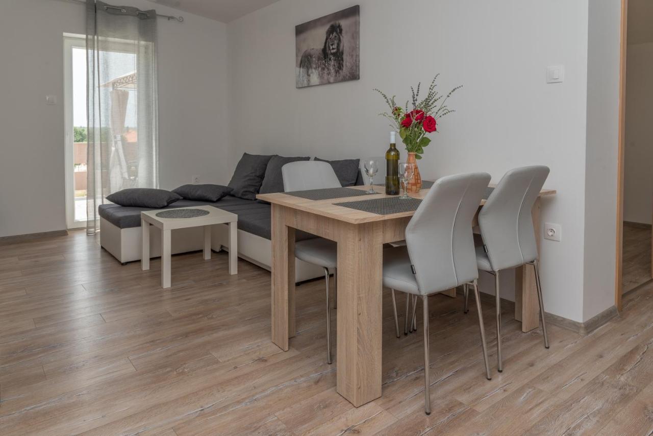 Apartmani Krzak Nin Exterior foto